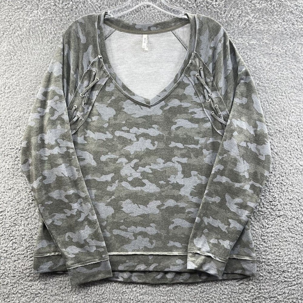 Mudd Long Sleeve‎ Top Juniors Large Green Camouflaged V-Neck Top Juniors L